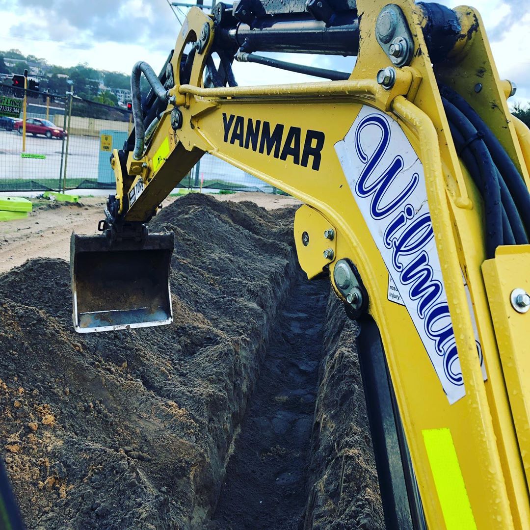 digging water and gas mains